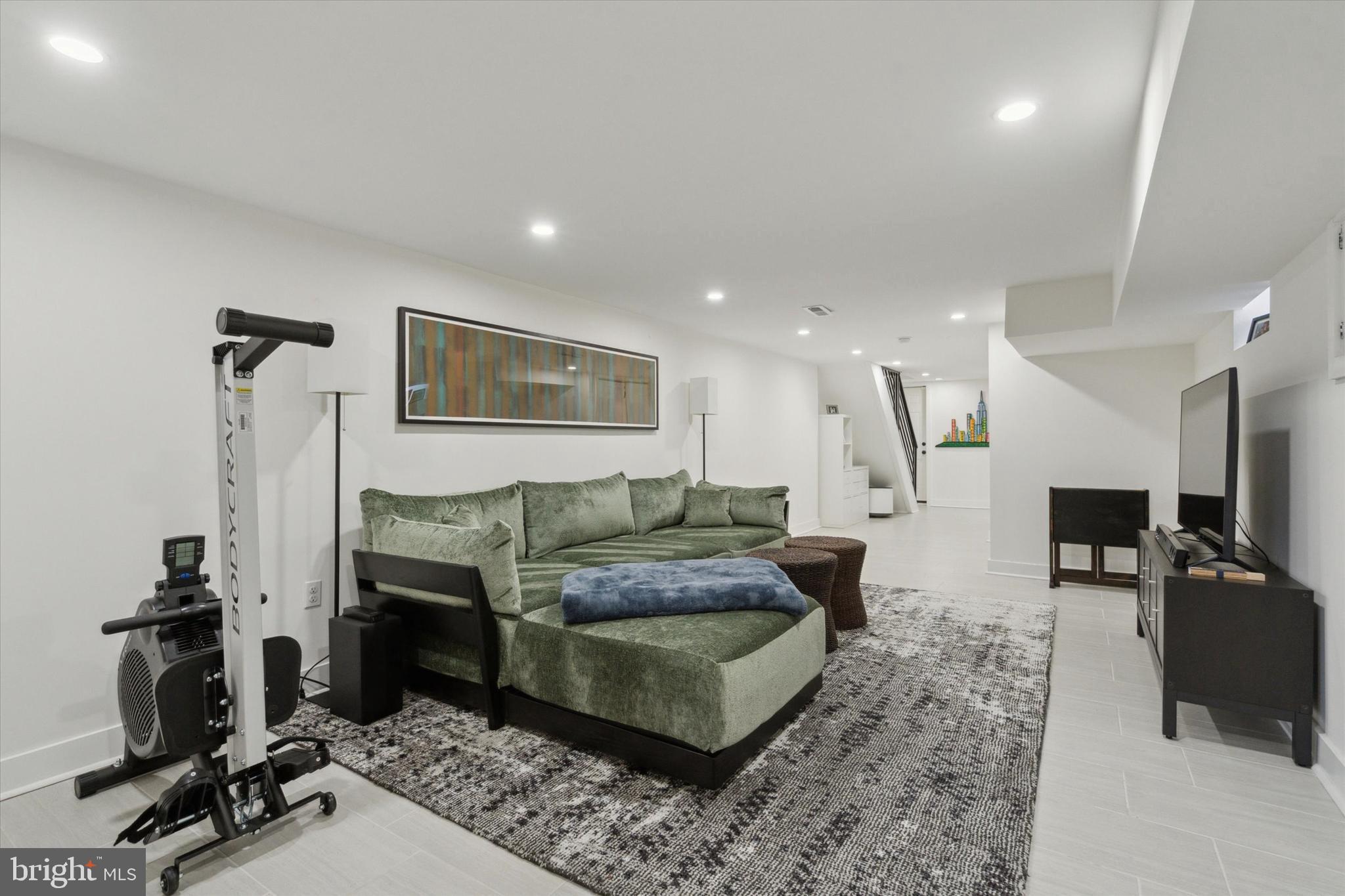 ROXBOROUGH - Residential