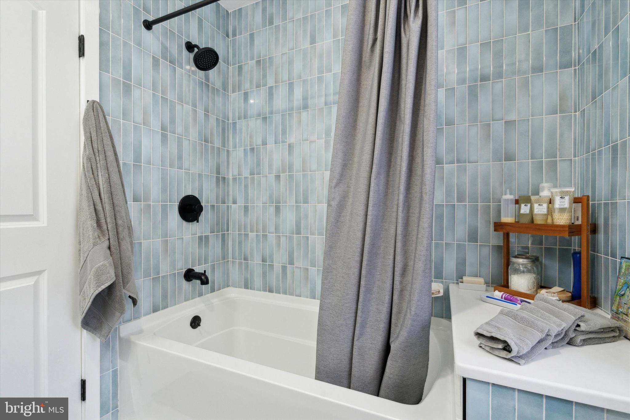 ROXBOROUGH - Residential