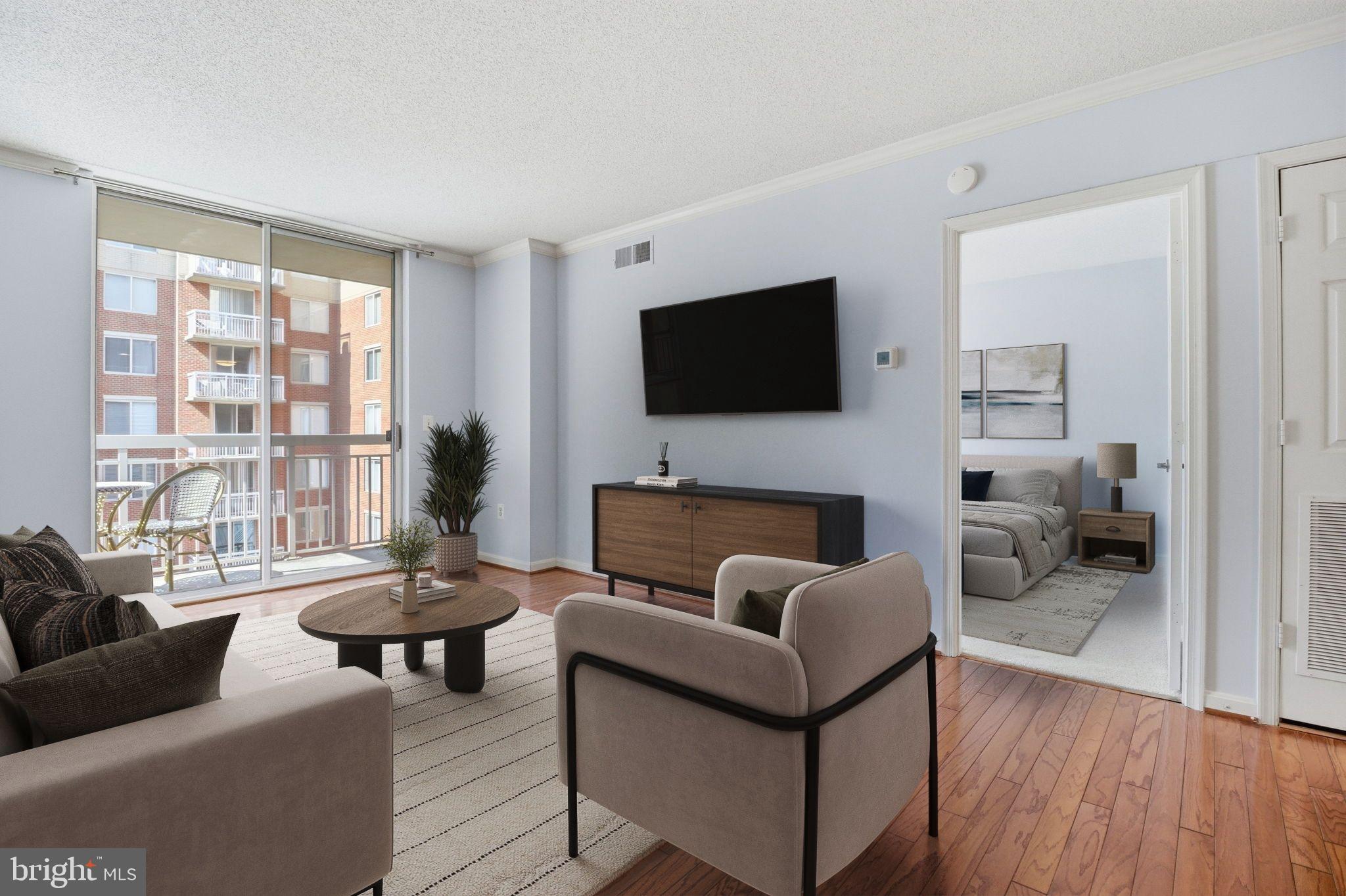 LEXINGTON SQUARE - Residential