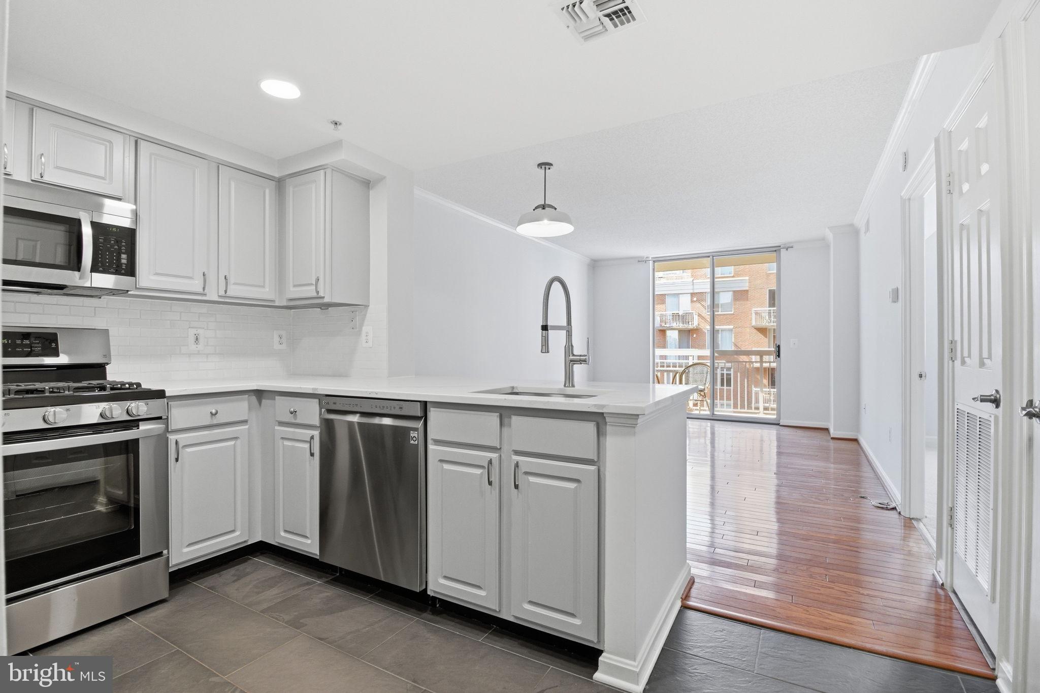 3830 9TH STREET N 607E