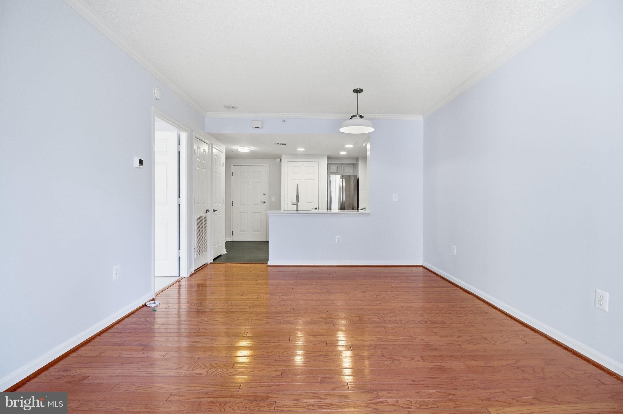 LEXINGTON SQUARE - Residential