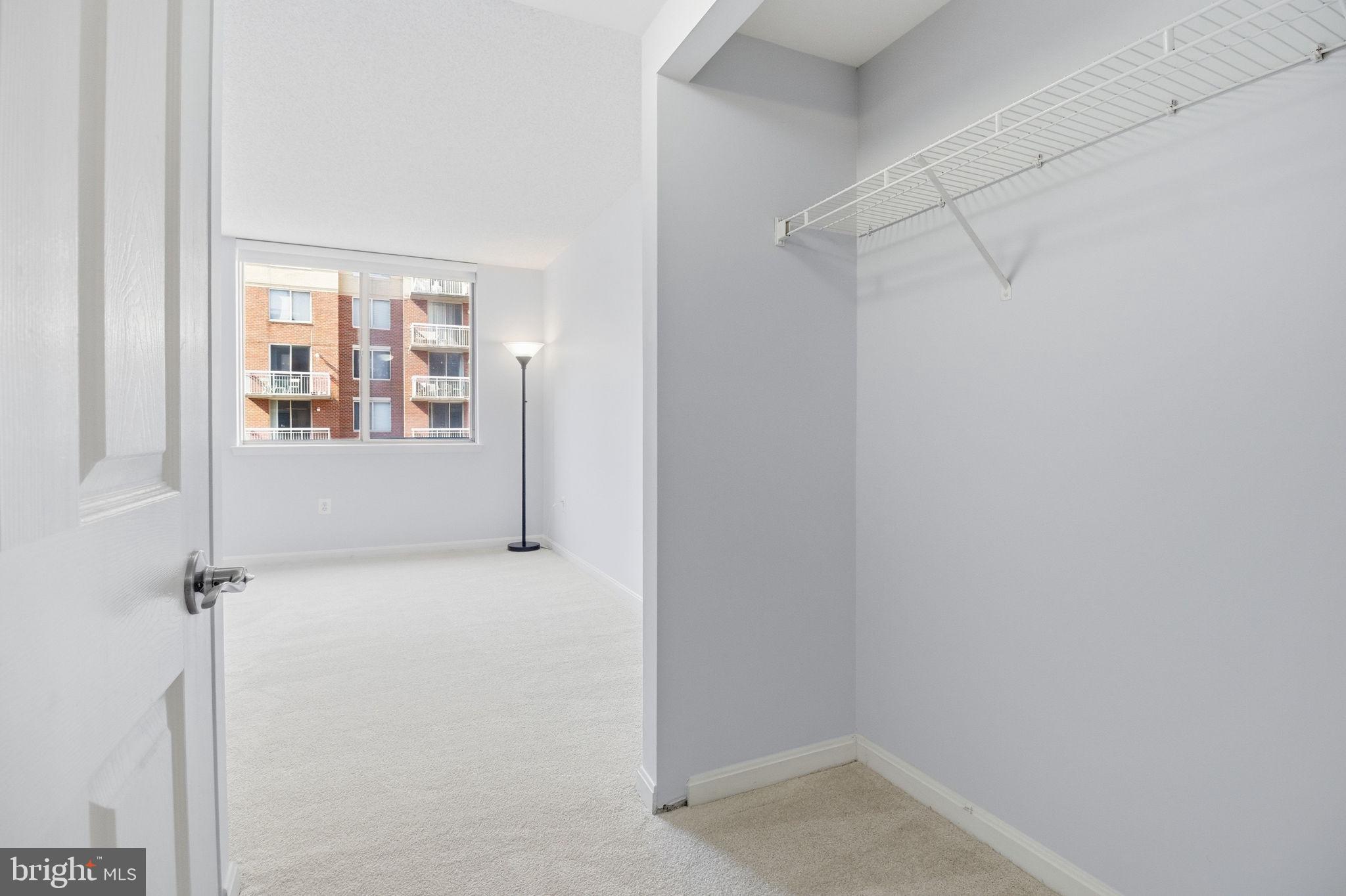 LEXINGTON SQUARE - Residential