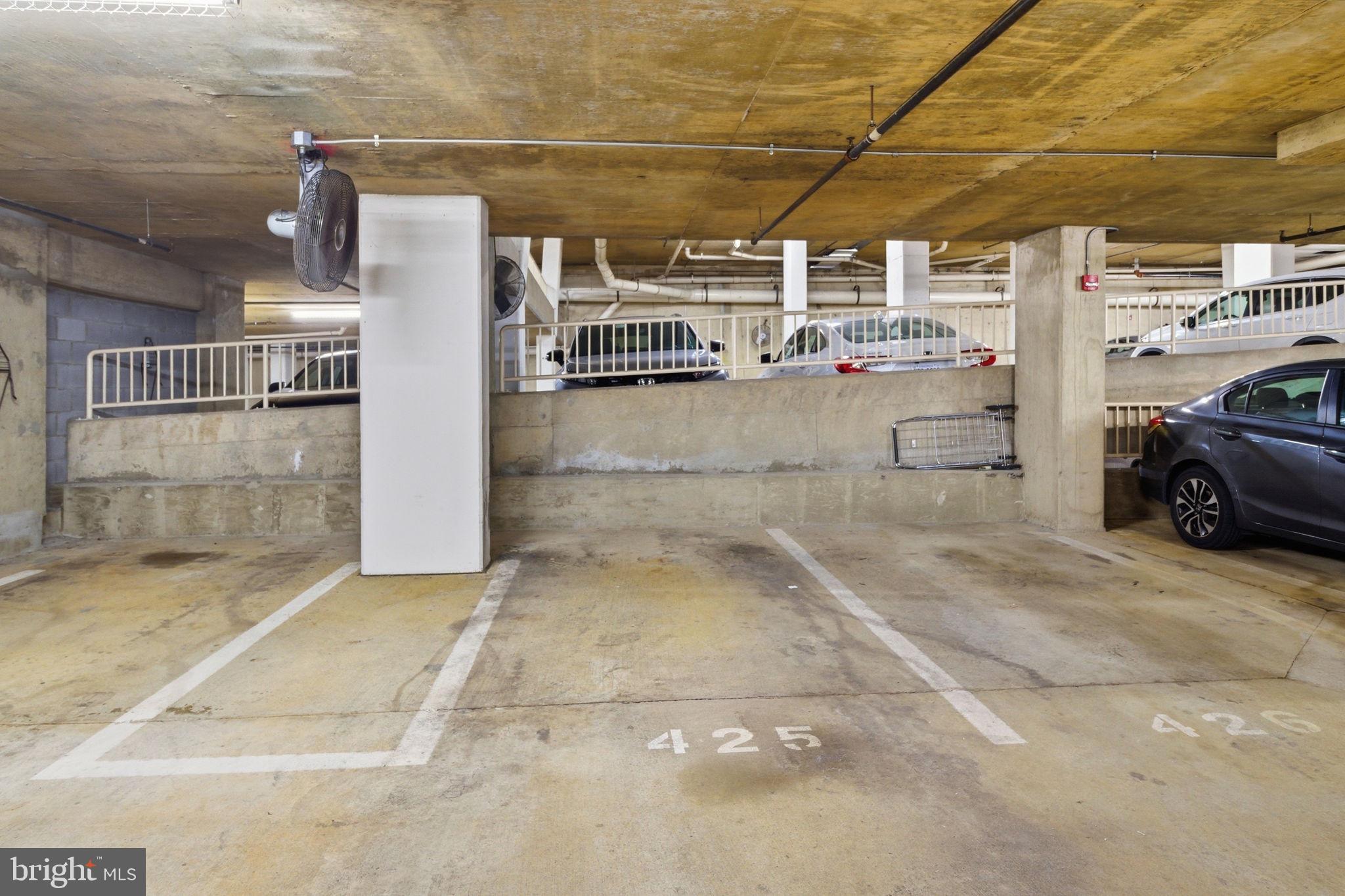 LEXINGTON SQUARE - Residential