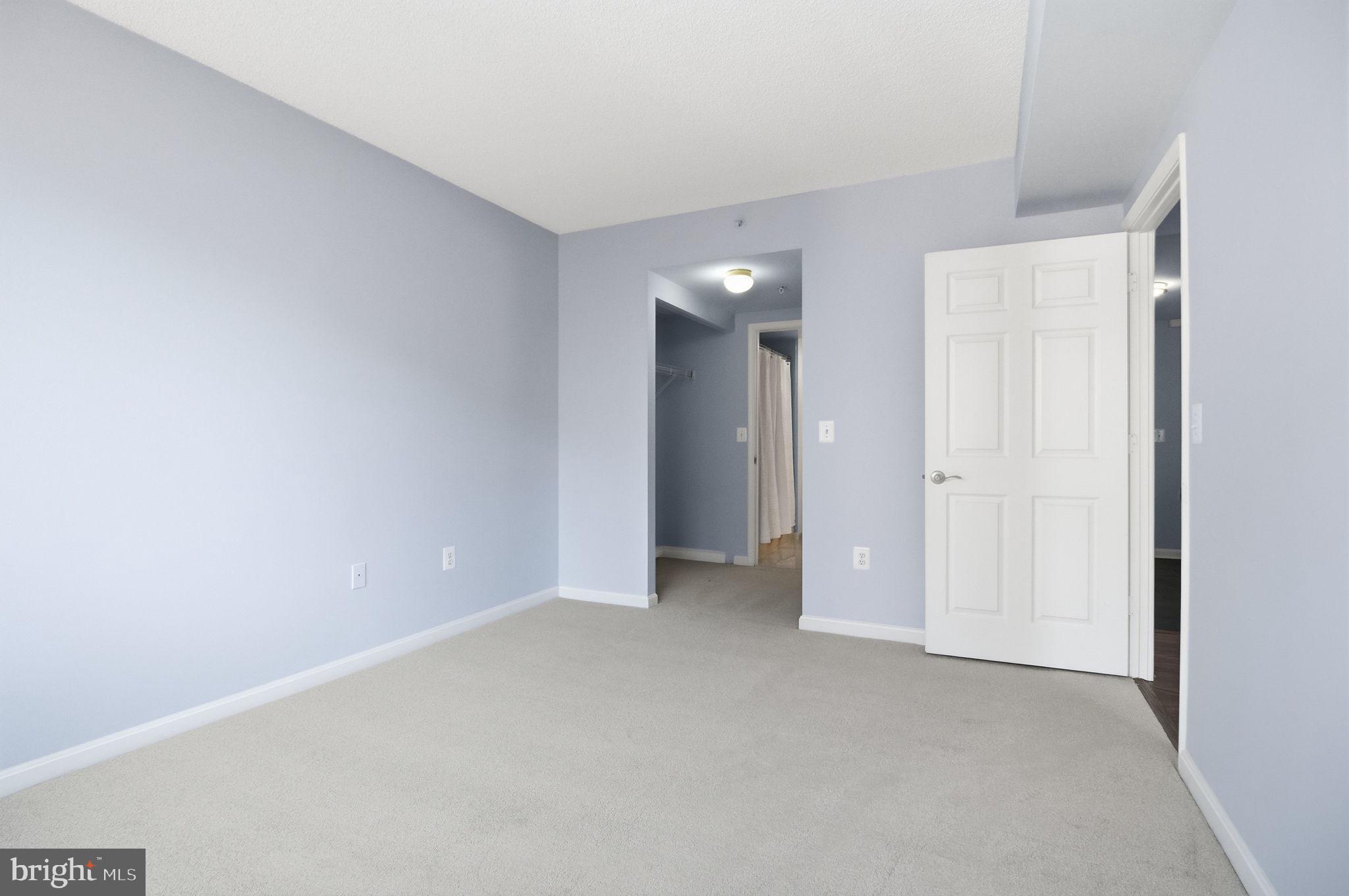 LEXINGTON SQUARE - Residential