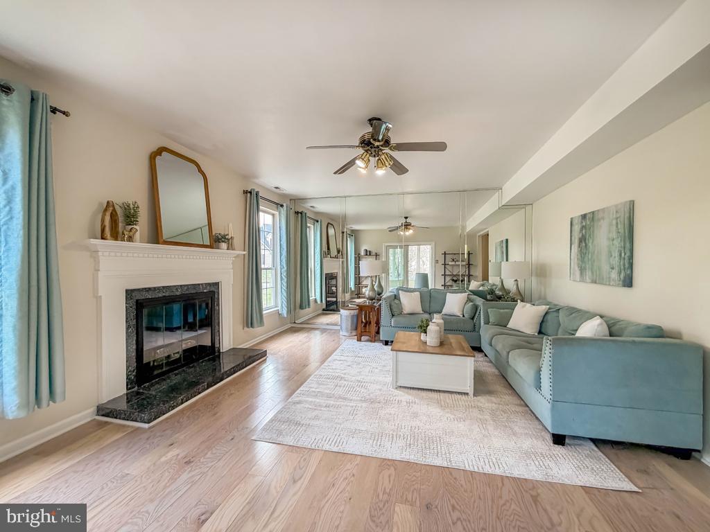 LAUREL OAKS - Residential