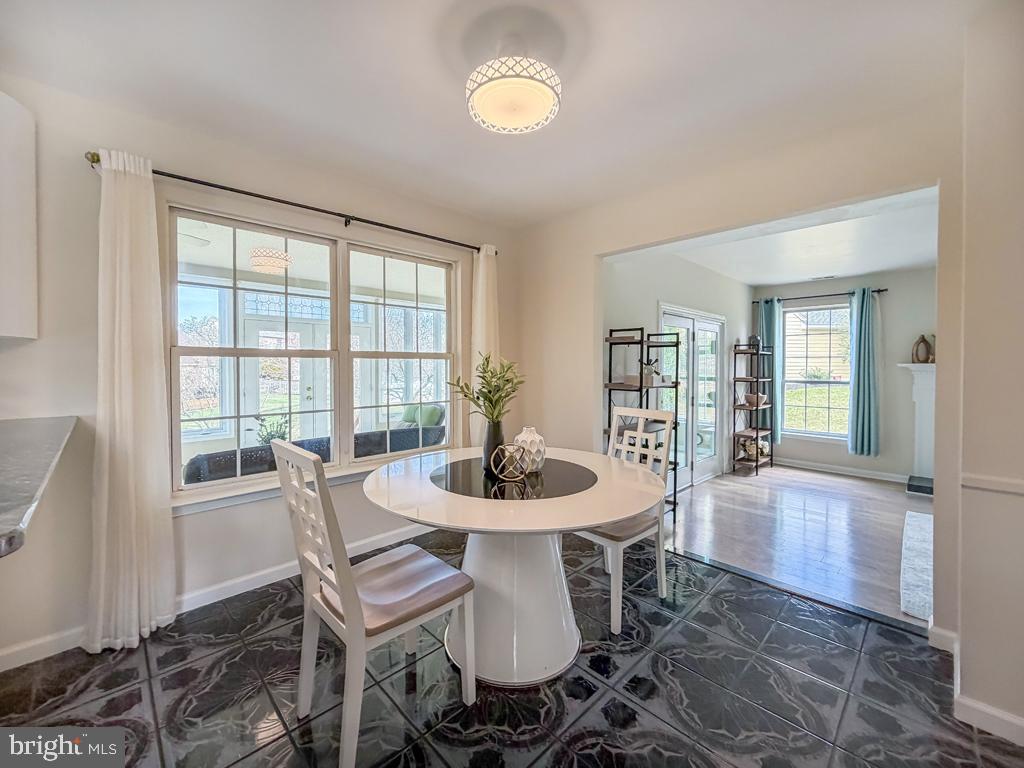 LAUREL OAKS - Residential