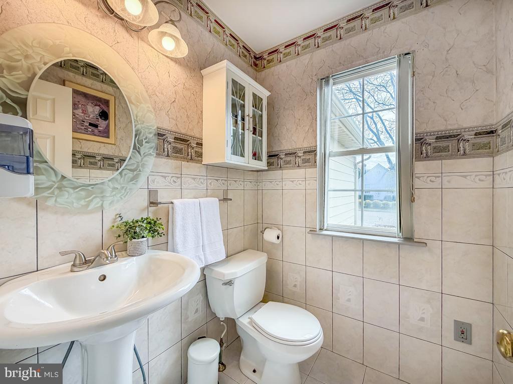 LAUREL OAKS - Residential