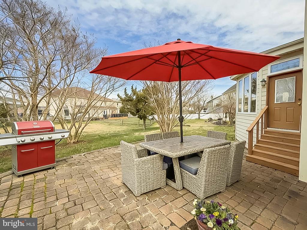 LAUREL OAKS - Residential