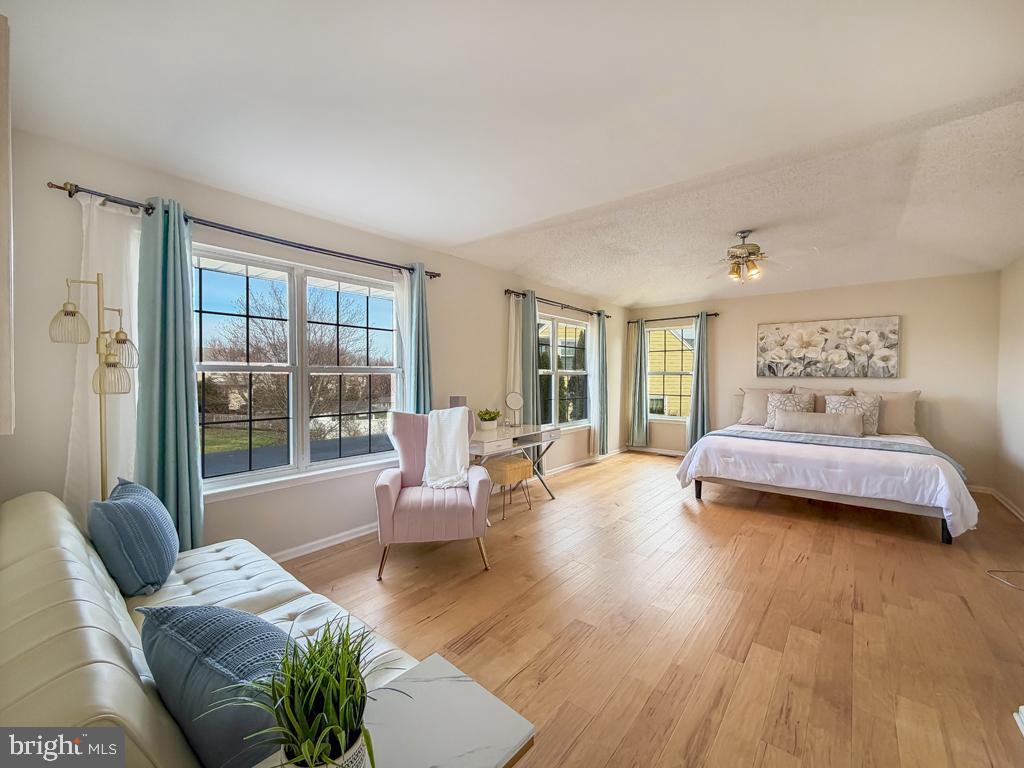 LAUREL OAKS - Residential