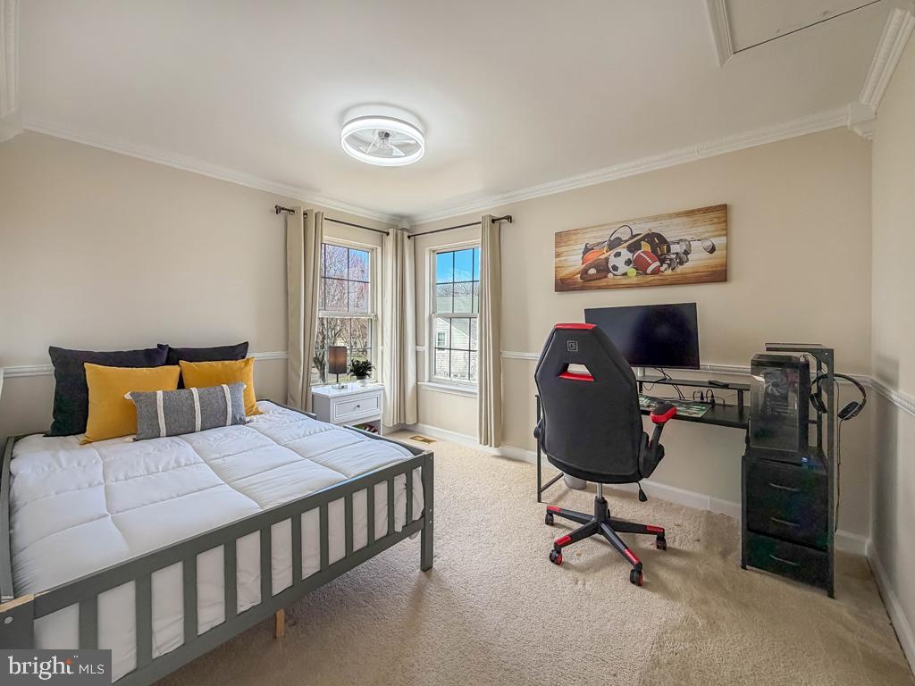 LAUREL OAKS - Residential