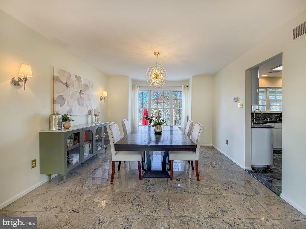 LAUREL OAKS - Residential