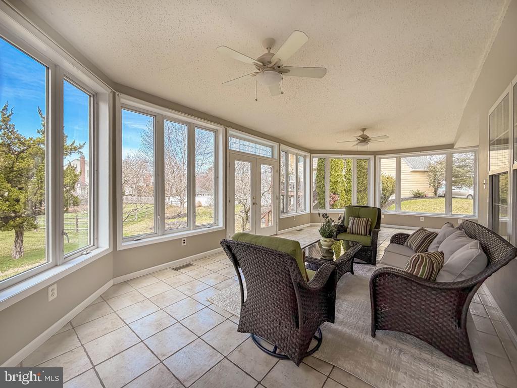 LAUREL OAKS - Residential