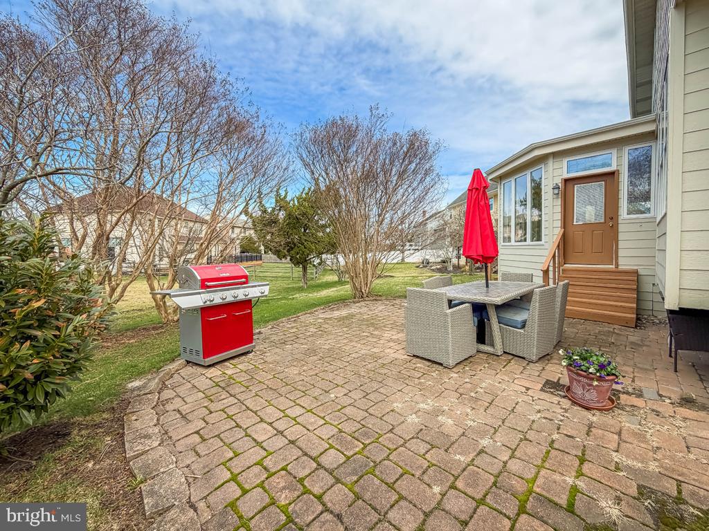 LAUREL OAKS - Residential