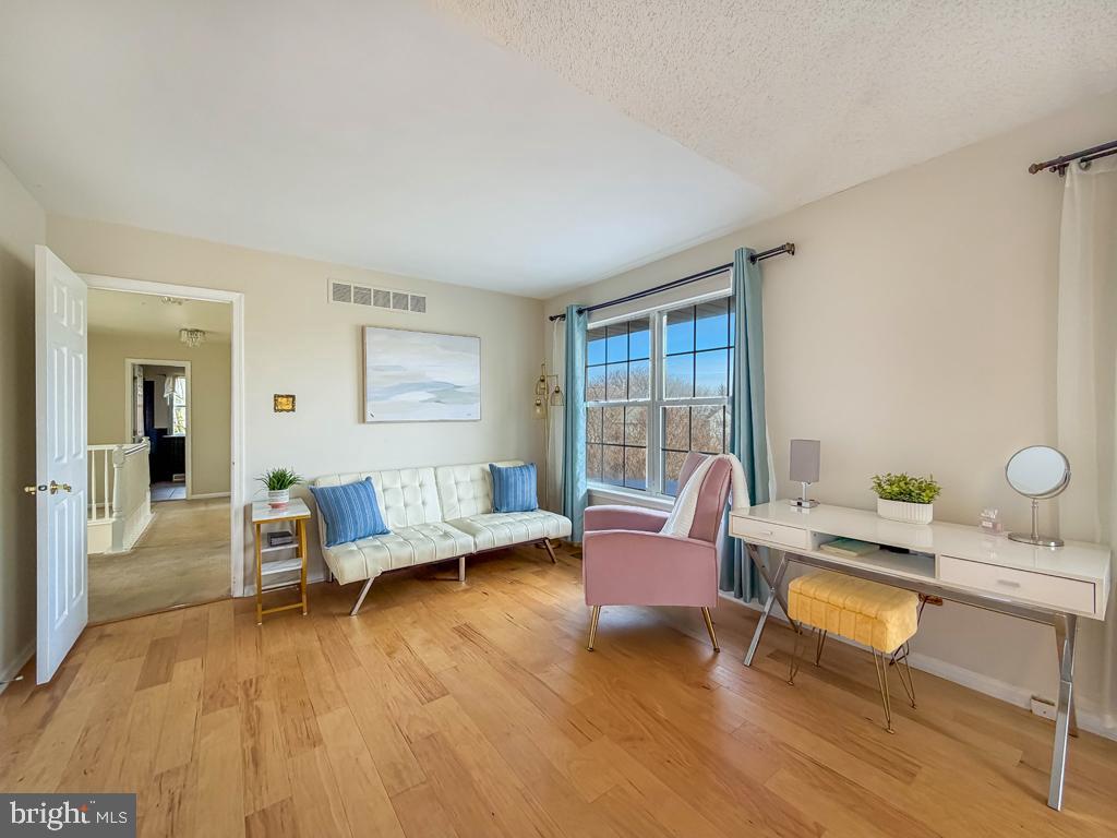 LAUREL OAKS - Residential