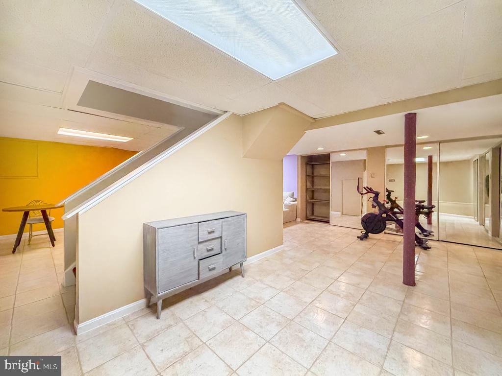 LAUREL OAKS - Residential