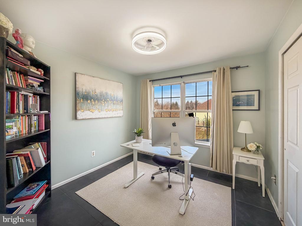 LAUREL OAKS - Residential