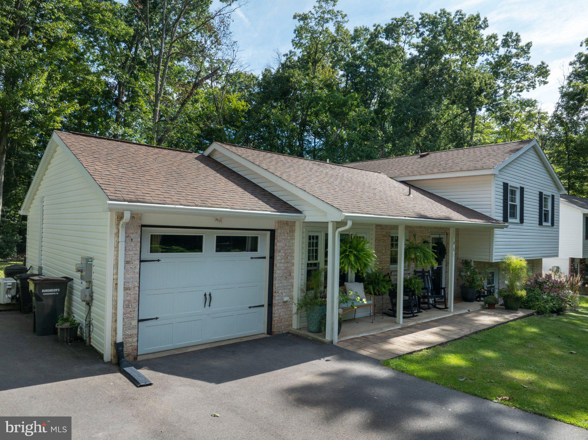461 CANTERBURY DRIVE