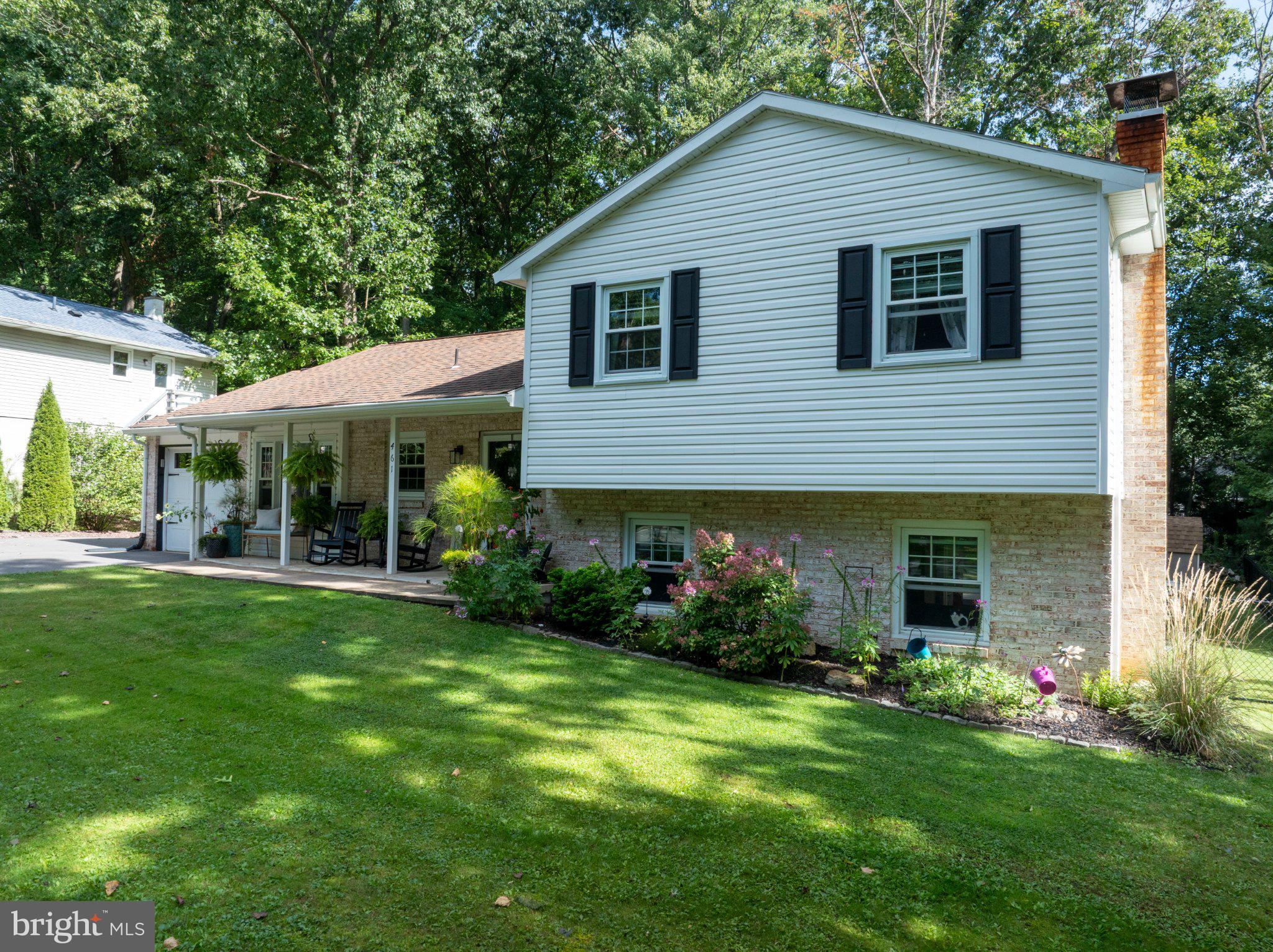461 CANTERBURY DRIVE