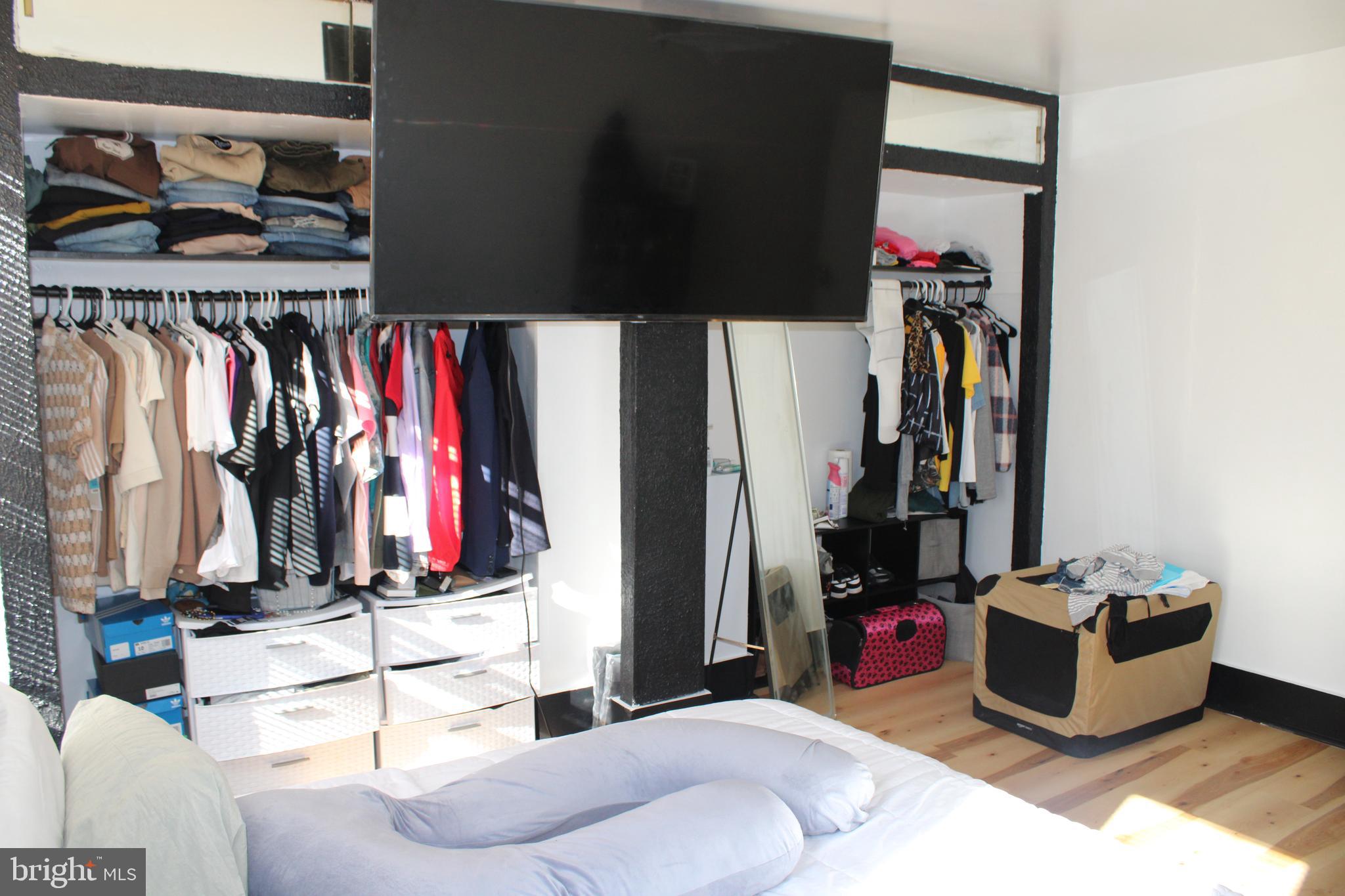 PHILADELPHIA (WEST) - Residential