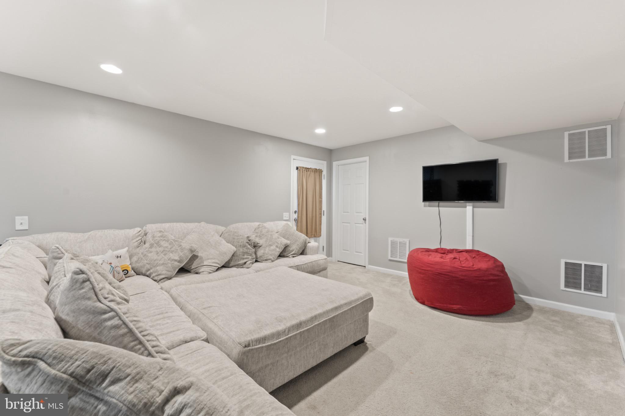 STAFFORD LAKES VILLAGE - Residential