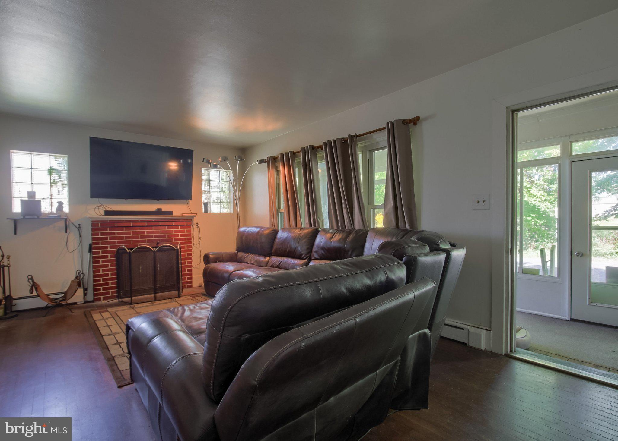 271 S 33RD STREET