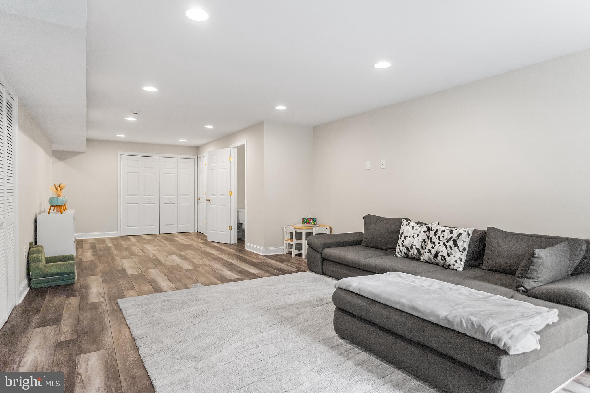 SPRING VALLEY WAY - Residential
