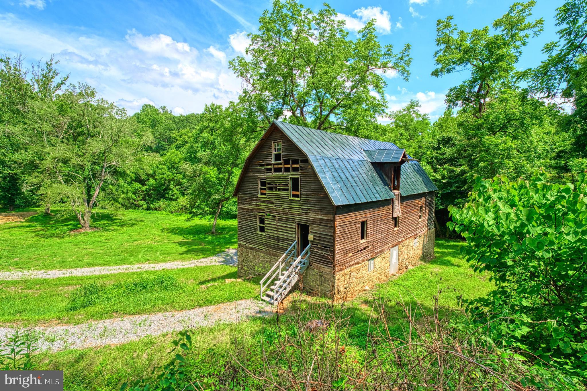 18 OLD MILL ROAD