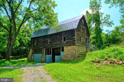 18 OLD MILL ROAD WASHINGTON VA 22747