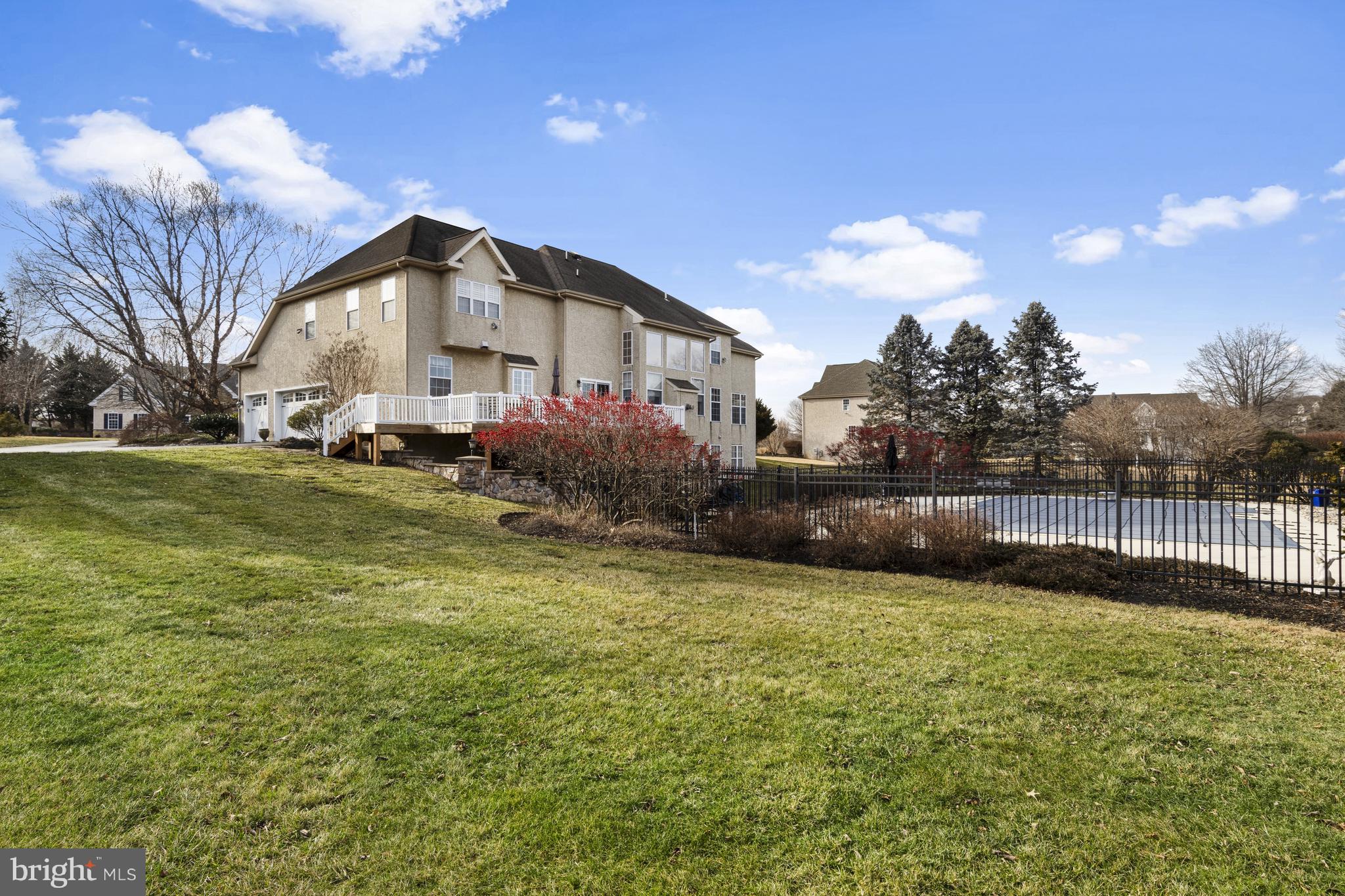 LAUREL HEIGHTS - Residential