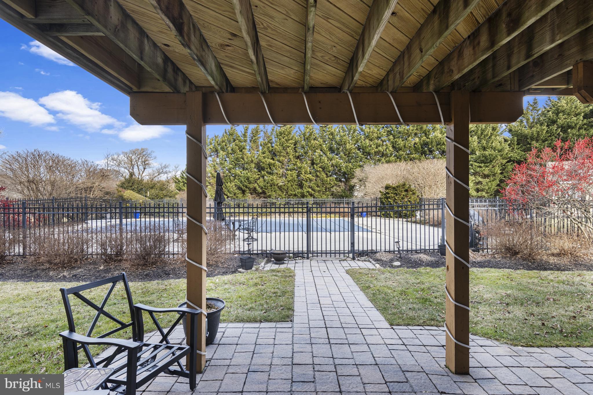 LAUREL HEIGHTS - Residential