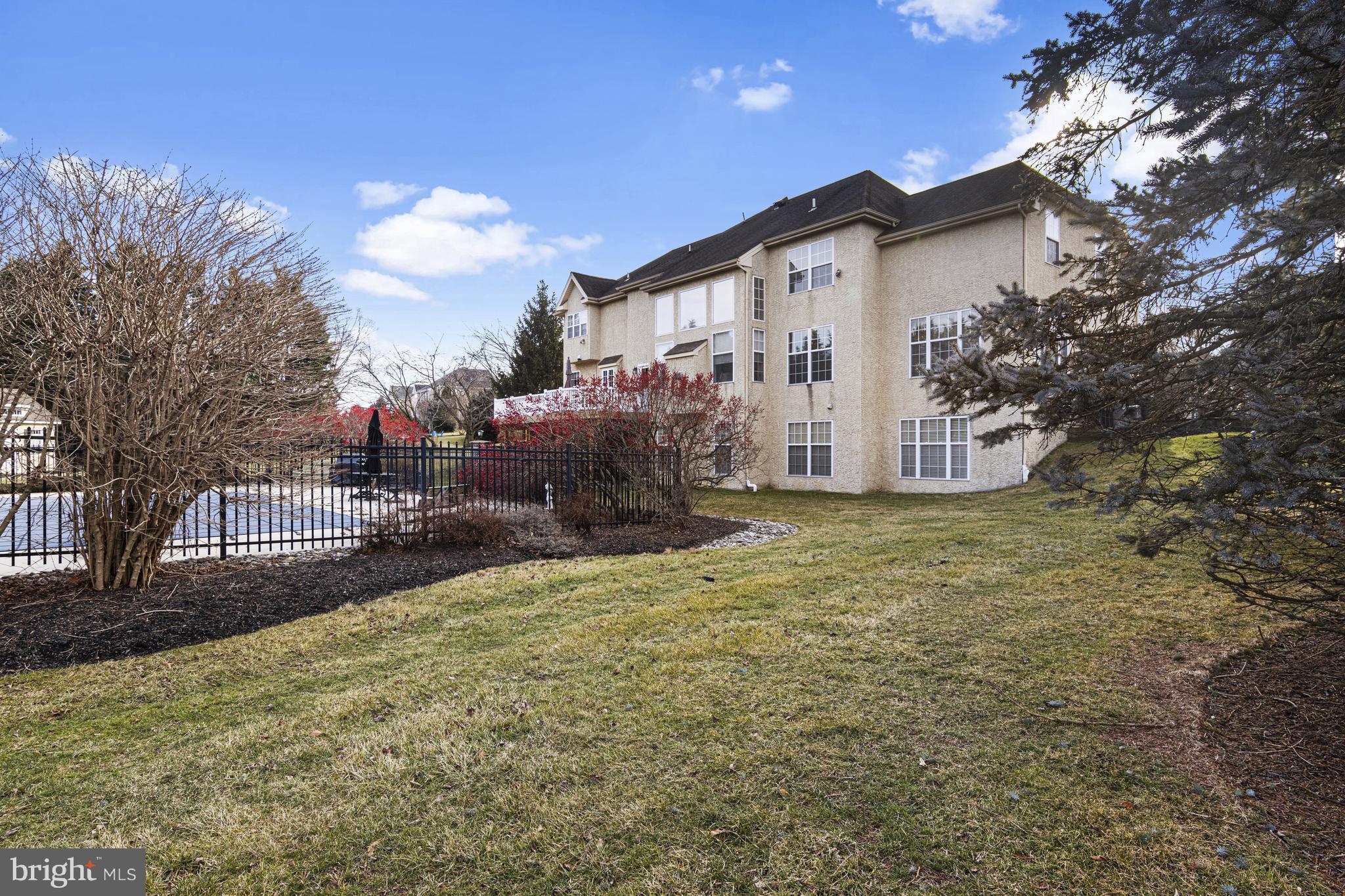 LAUREL HEIGHTS - Residential