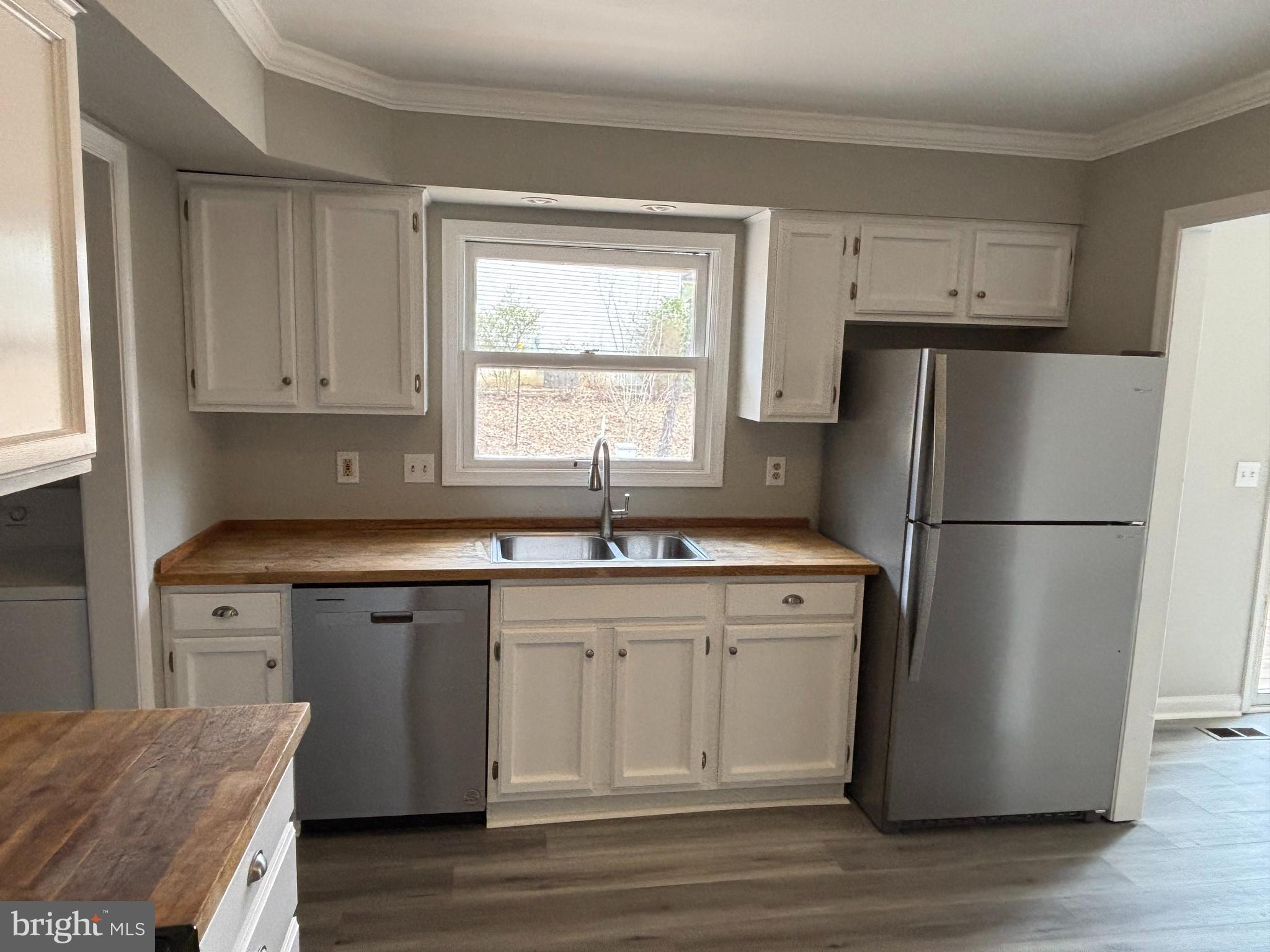 LAKE OF THE WOODS - Residential Lease