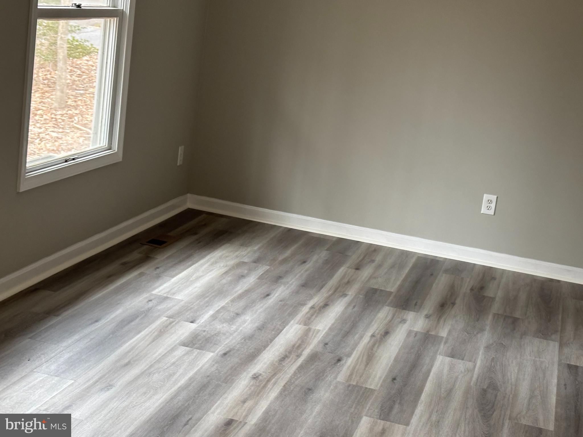 LAKE OF THE WOODS - Residential Lease