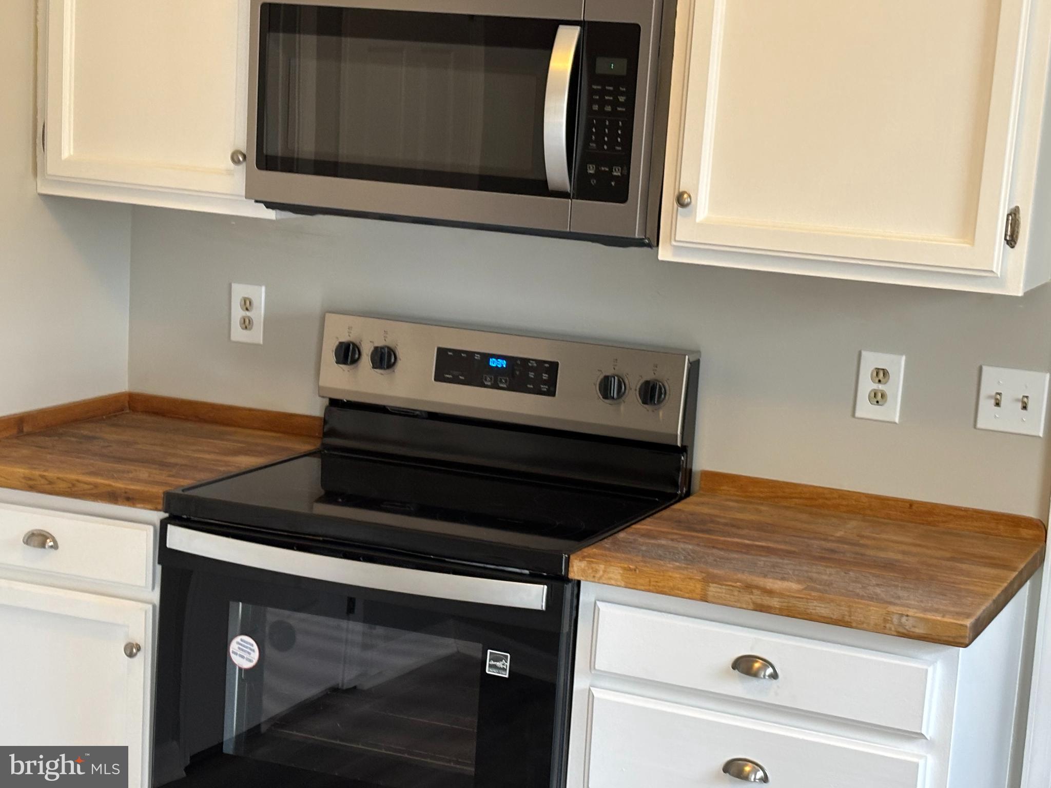 LAKE OF THE WOODS - Residential Lease