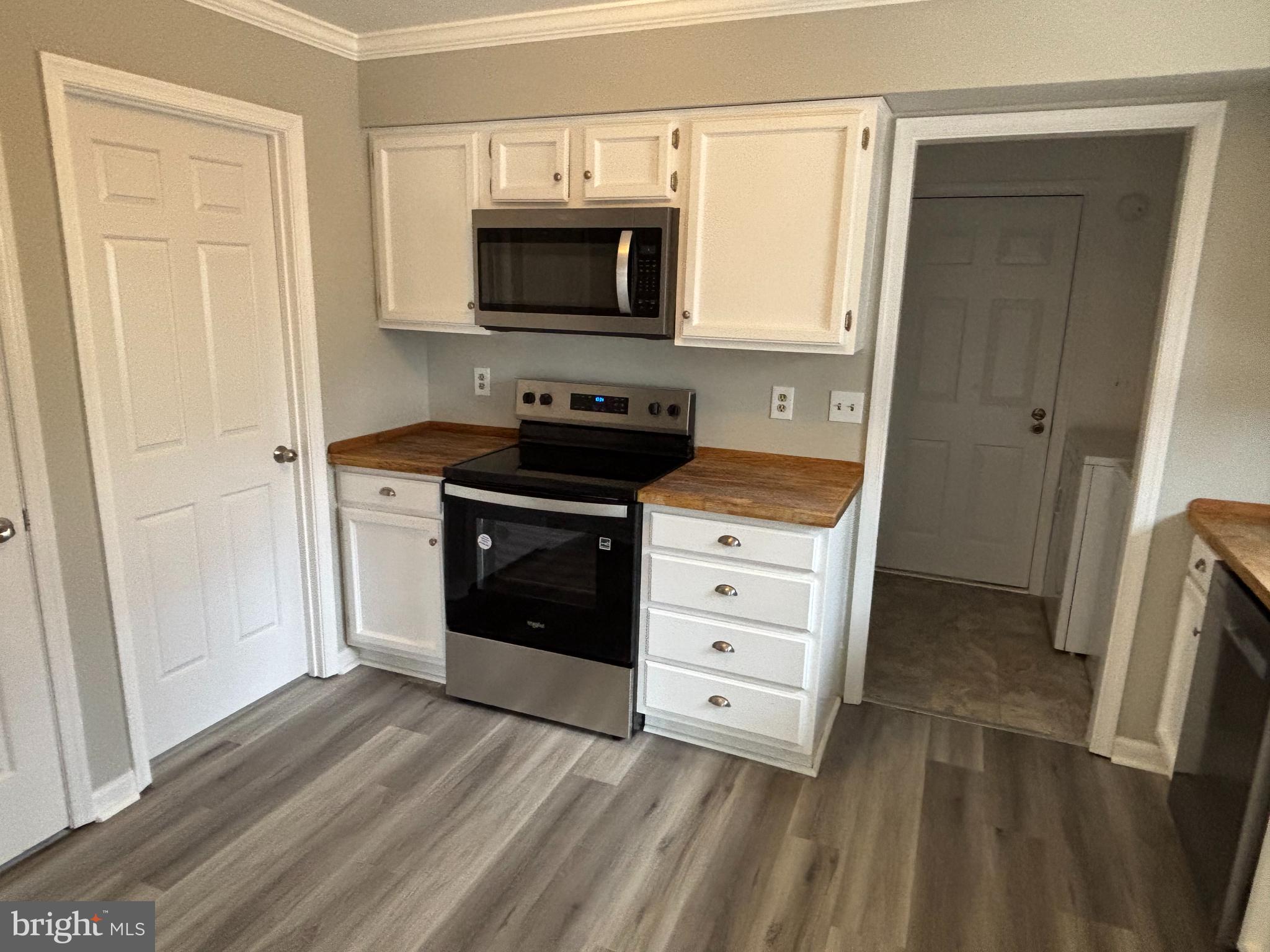 LAKE OF THE WOODS - Residential Lease