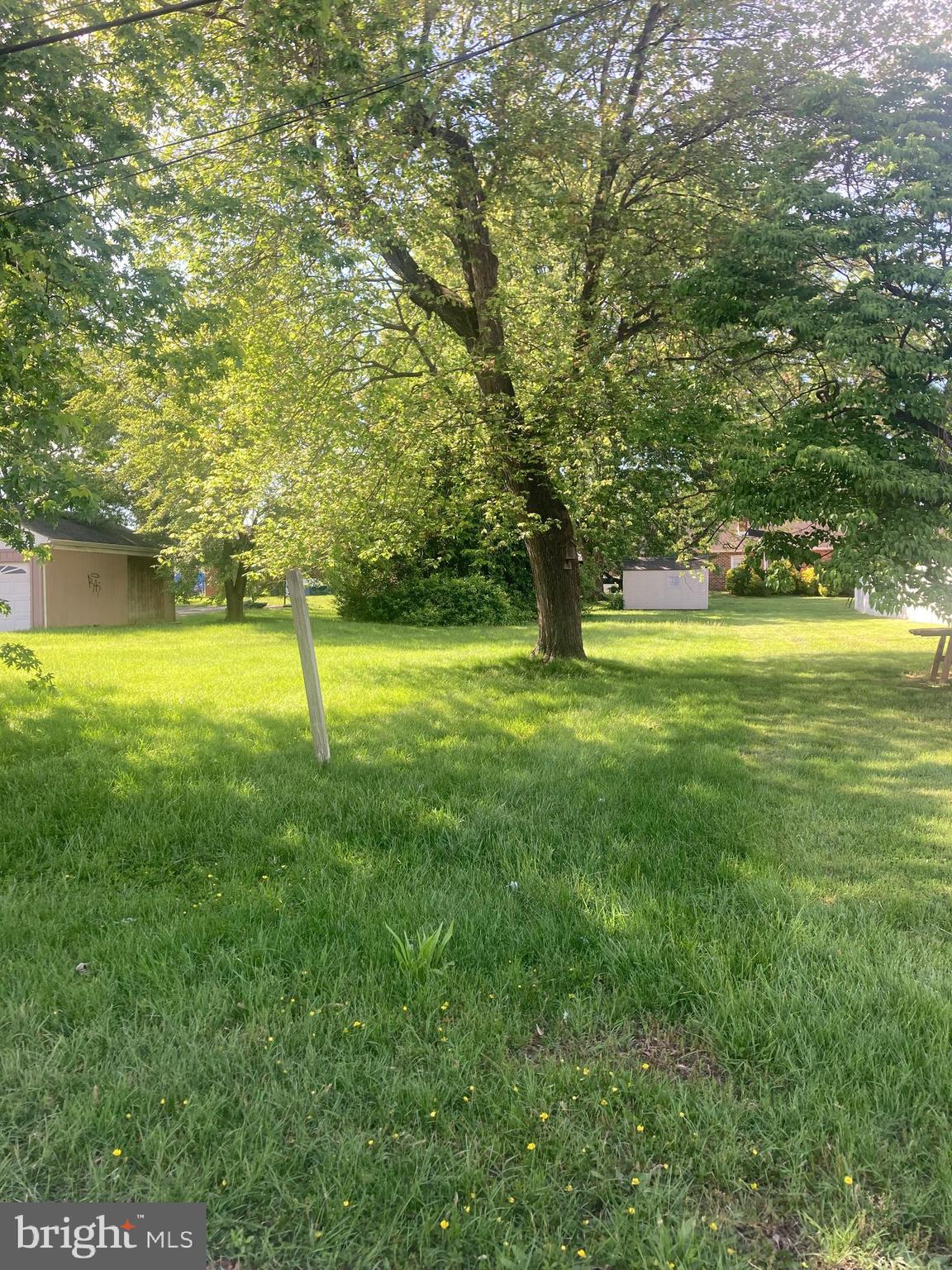 Location! Location! Location! Zoned Commercial C-1 directly behind the Andrew Plaza on Chichester Ave. (Across from Wendy's) This sale includes 2 lots 09-00-01722-01 (50 x 130) AND 09-00-0173-00
(25 X 130). Total acreage is approx. .22 acres. Public water and sewer on street. Buyer is responsible for doing due diligence on specific use from township. Great opportunity at an affordable price.