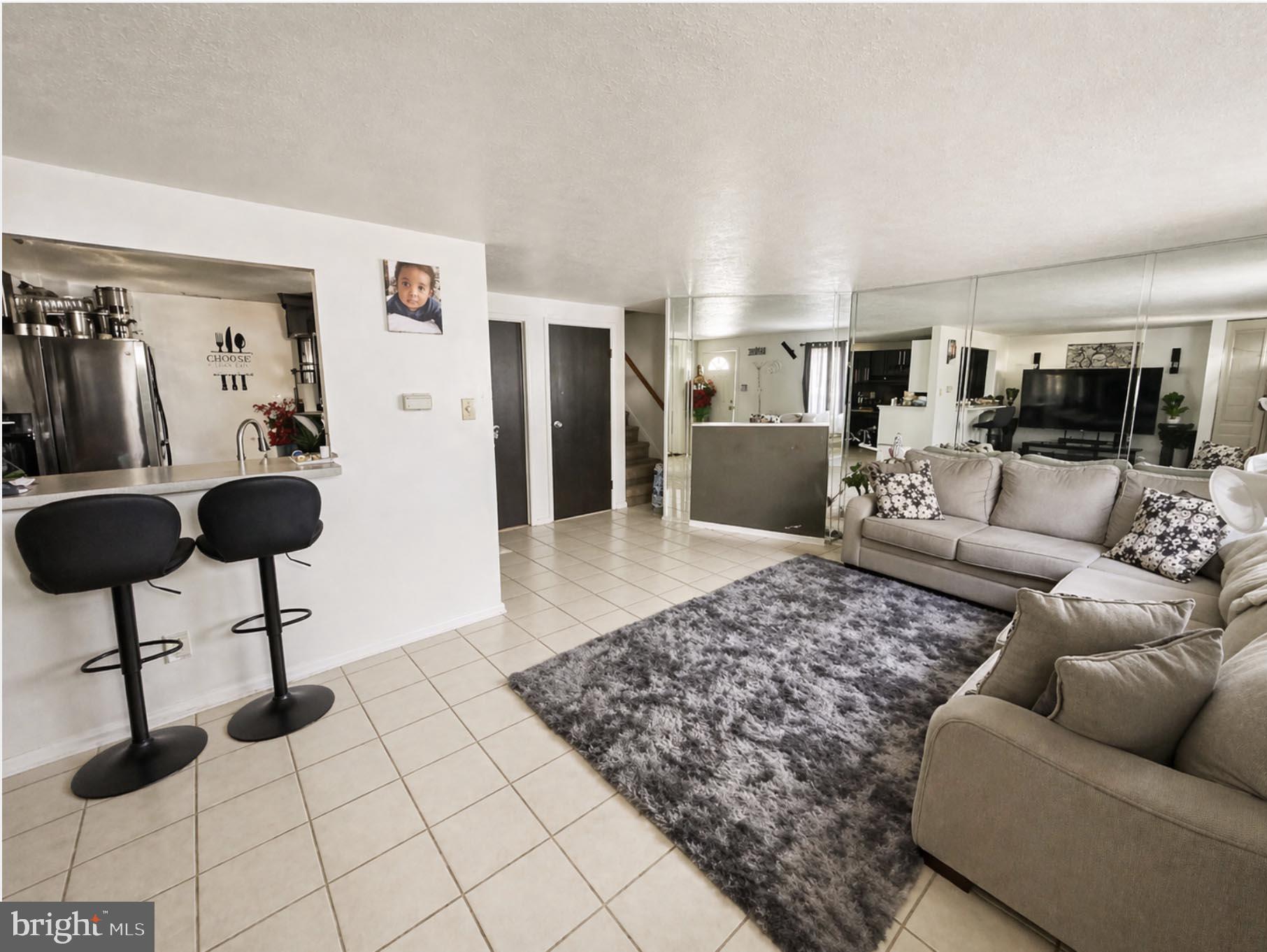 2303 GREENWOOD DR