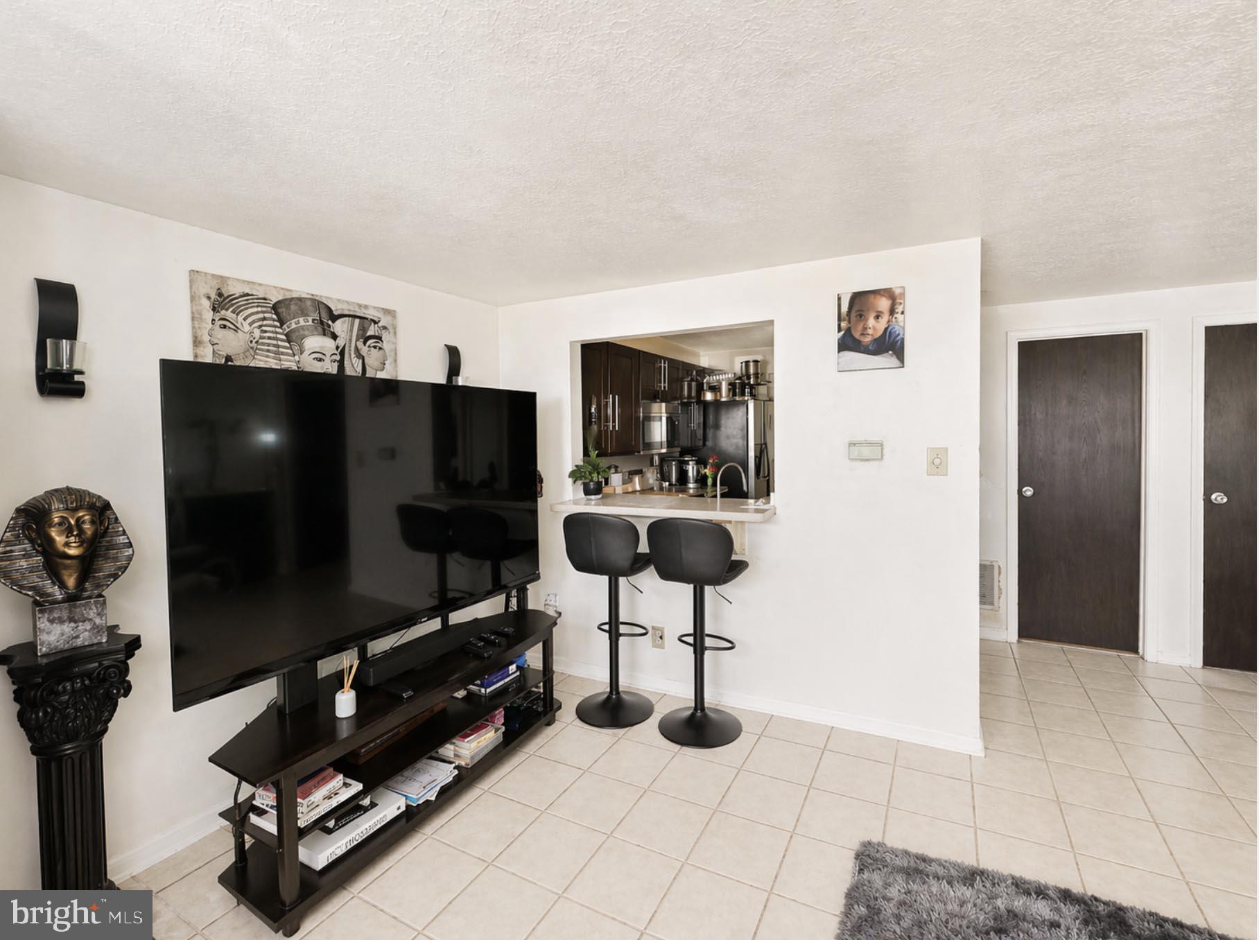 2303 GREENWOOD DR