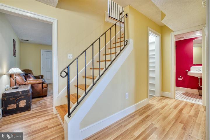 WAVERLY - Residential