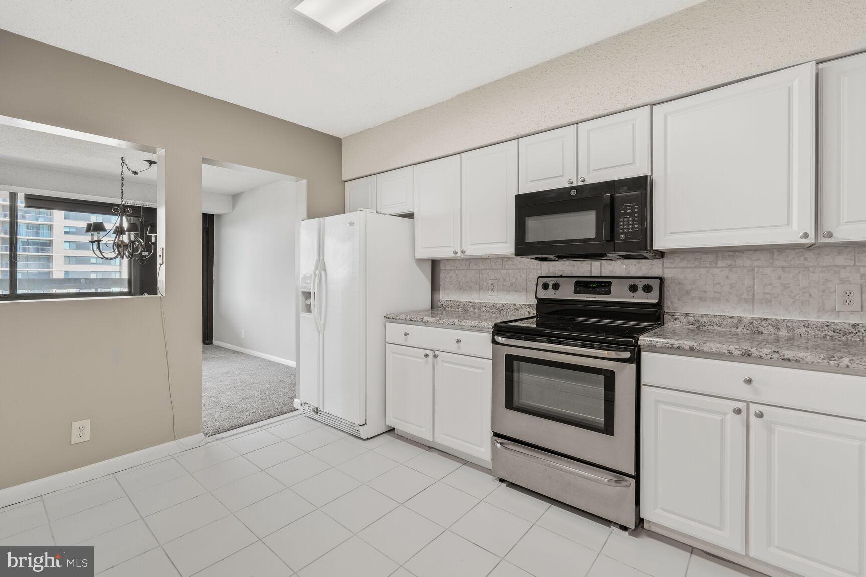 SKYLINE SQUARE CONDO - Residential Lease