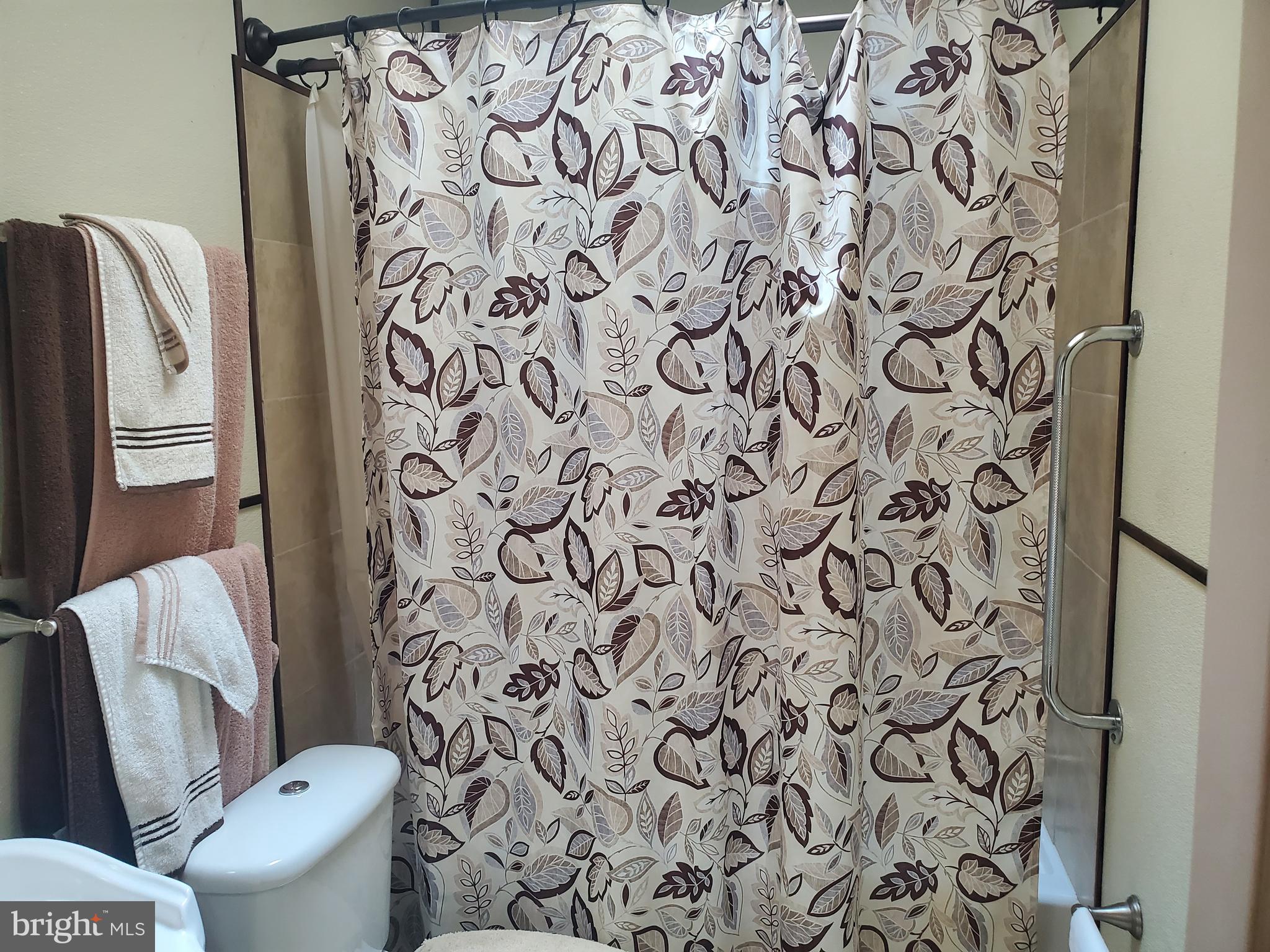 WHITE OAK VILLAGE - Residential