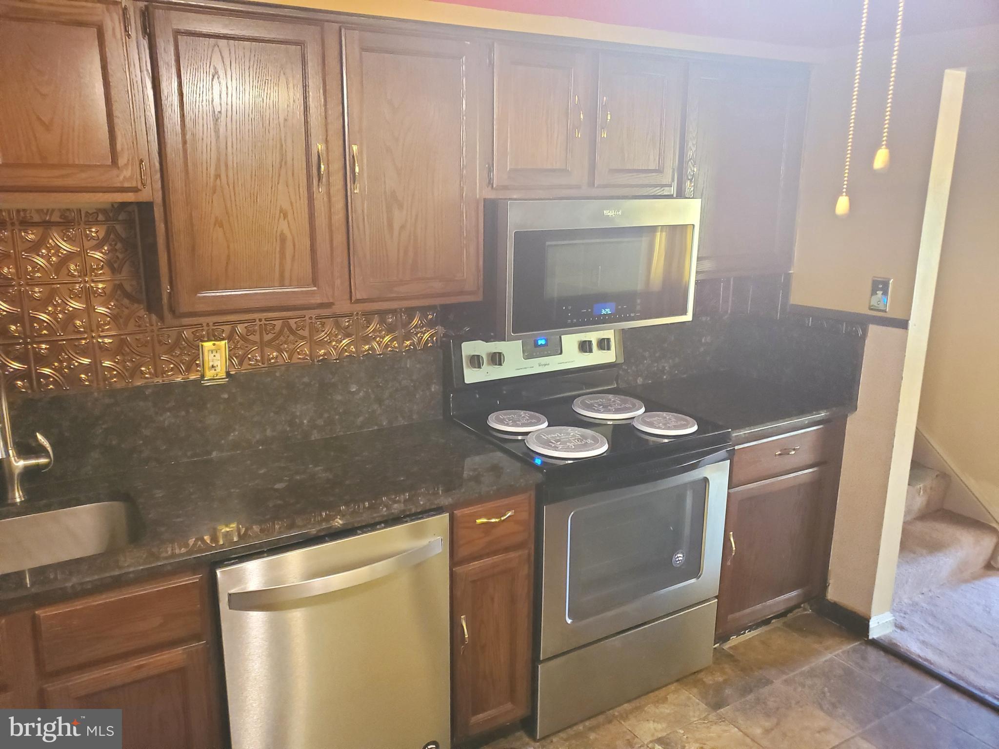 WHITE OAK VILLAGE - Residential