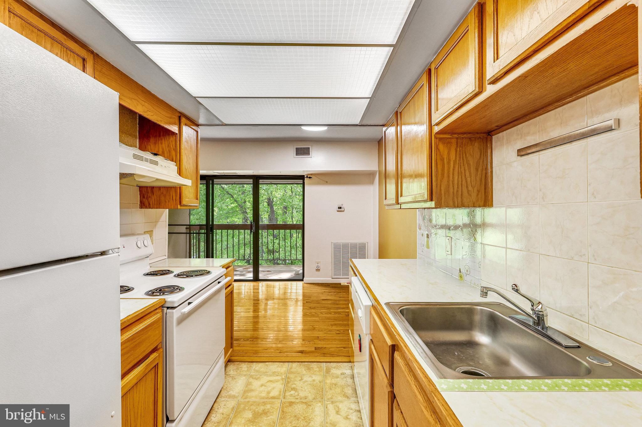 SHADOWOOD - Residential Lease