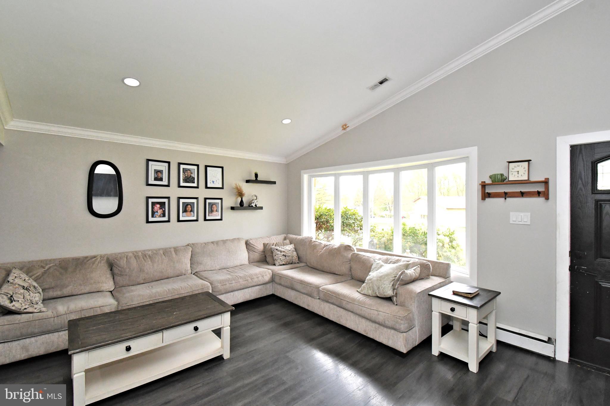 HUNTINGDON MEADOWS - Residential