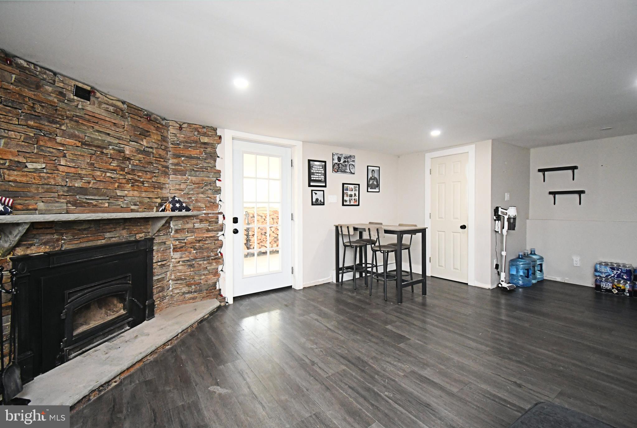 HUNTINGDON MEADOWS - Residential