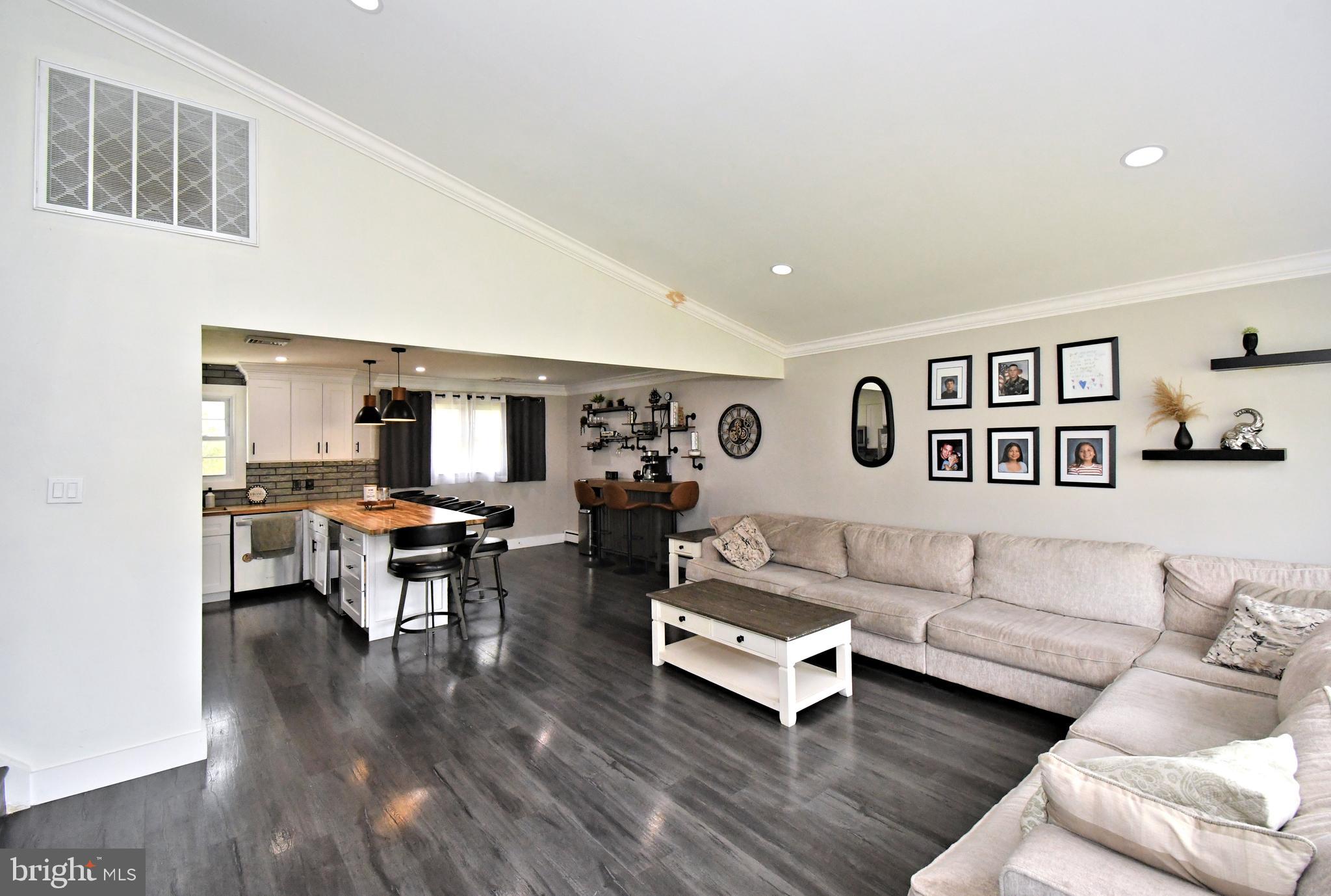 HUNTINGDON MEADOWS - Residential