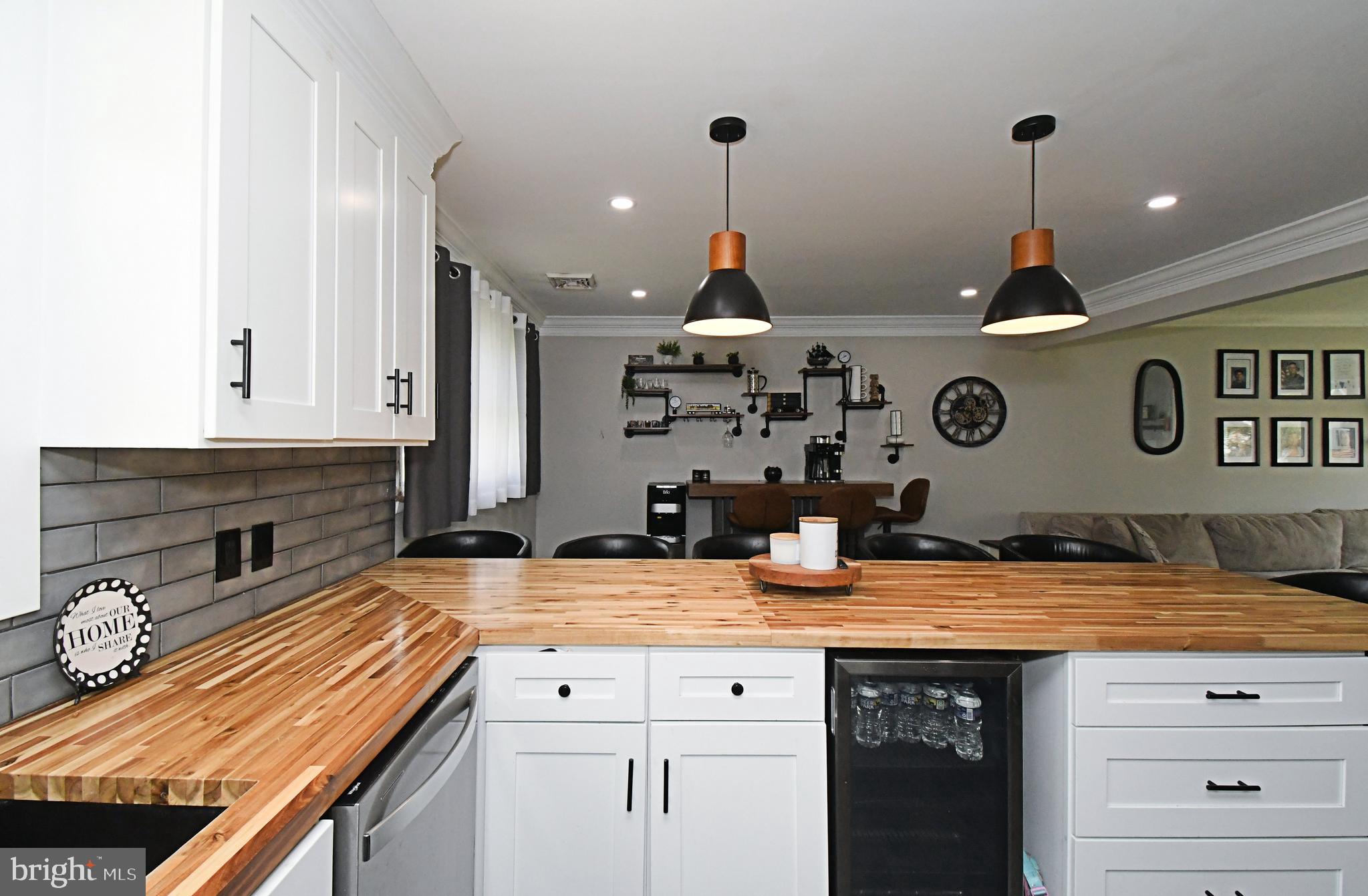 HUNTINGDON MEADOWS - Residential