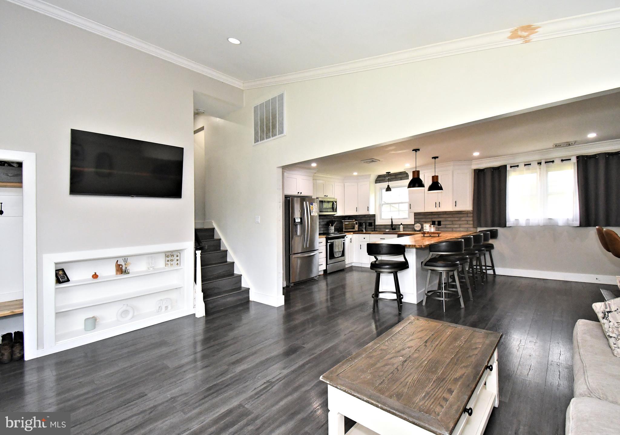 HUNTINGDON MEADOWS - Residential