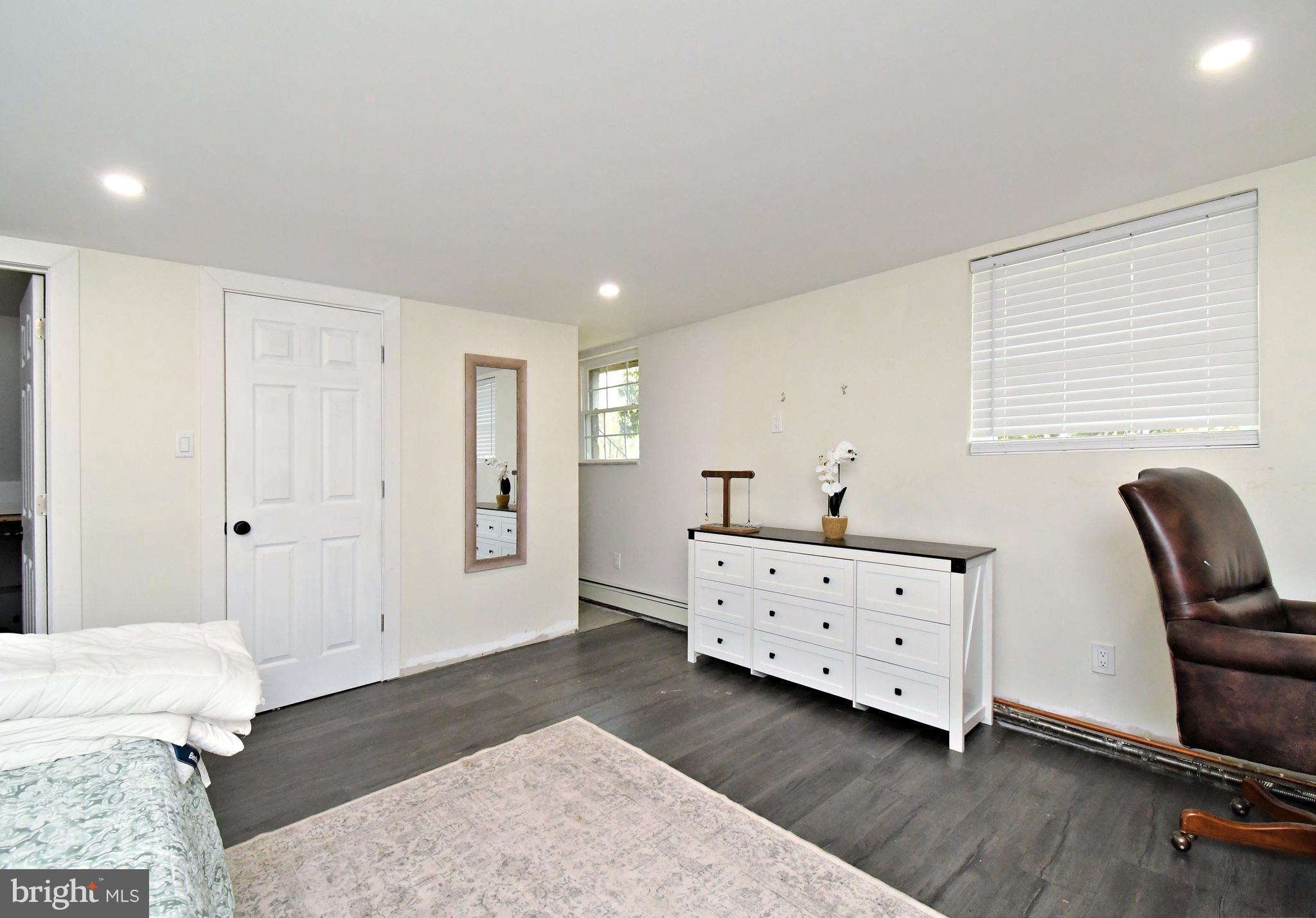 HUNTINGDON MEADOWS - Residential