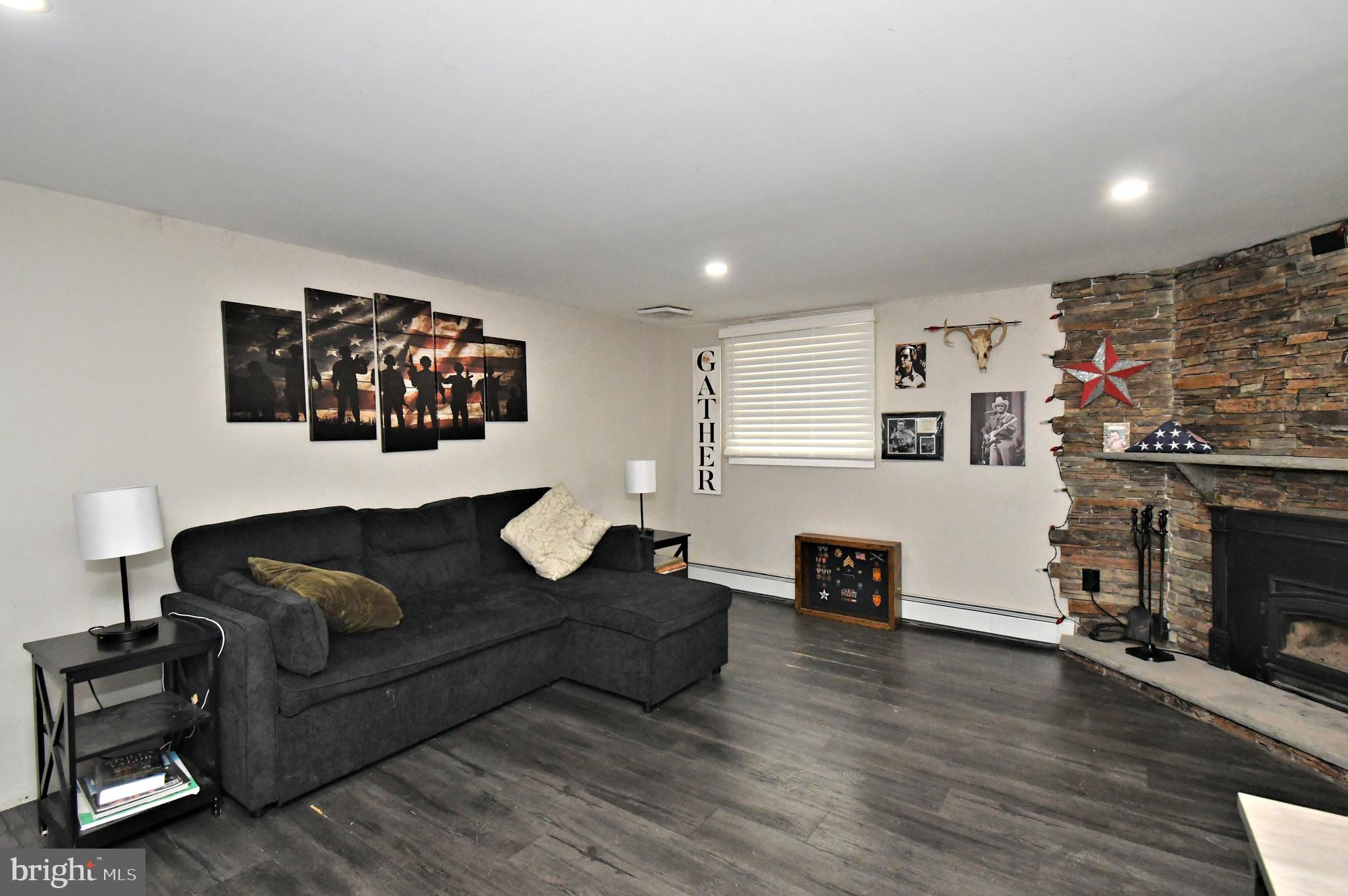 HUNTINGDON MEADOWS - Residential